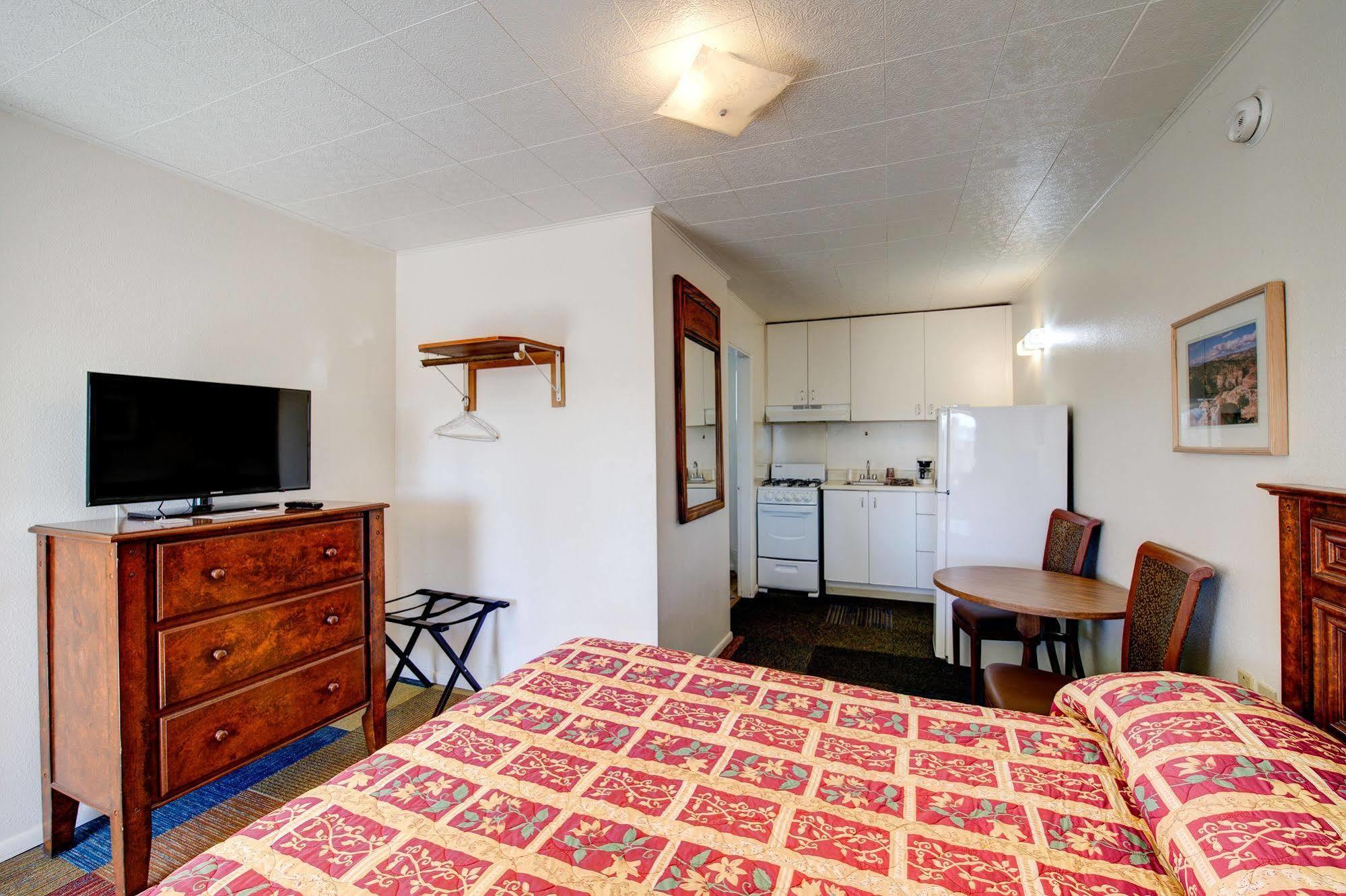 Crimson Hills Motel Parowan Ngoại thất bức ảnh